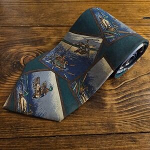 Ducks Unlimited All Silk Neck Tie – Mallard Duck Hunting Scene – Made in USA‎